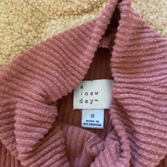 A new day women’s size  small mock  neck sweater - Picture 2 of 3